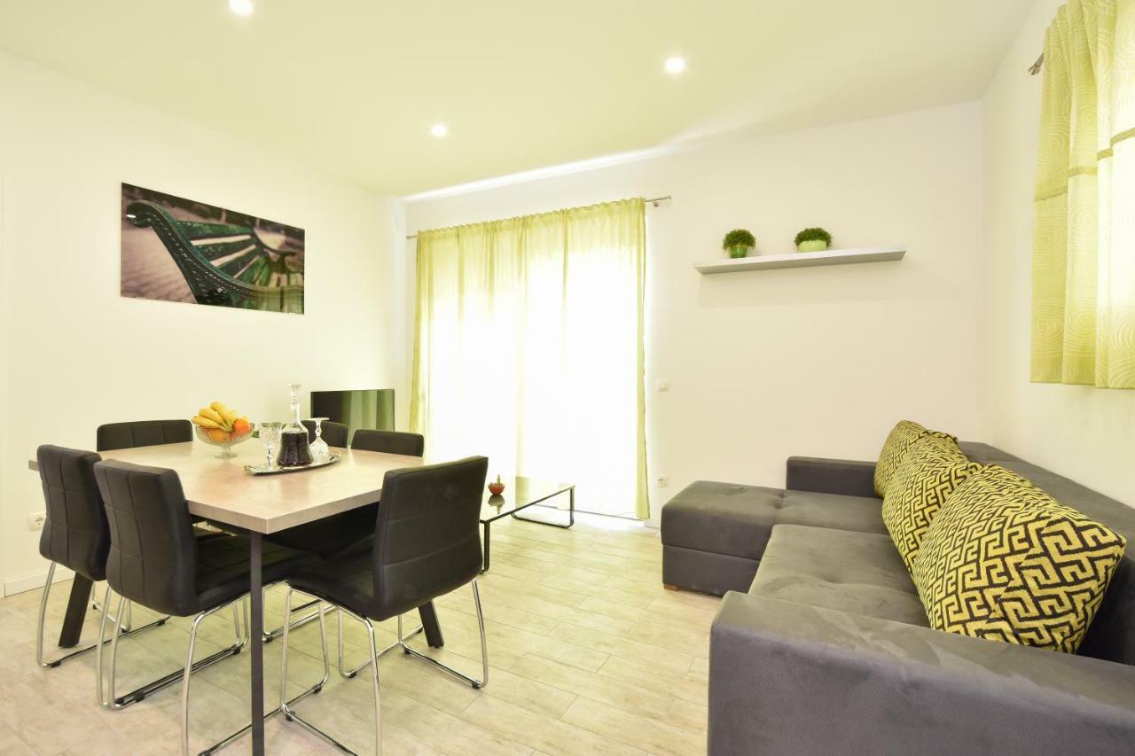 Apartmani Iva&Ante Dugi Rat Buitenkant foto